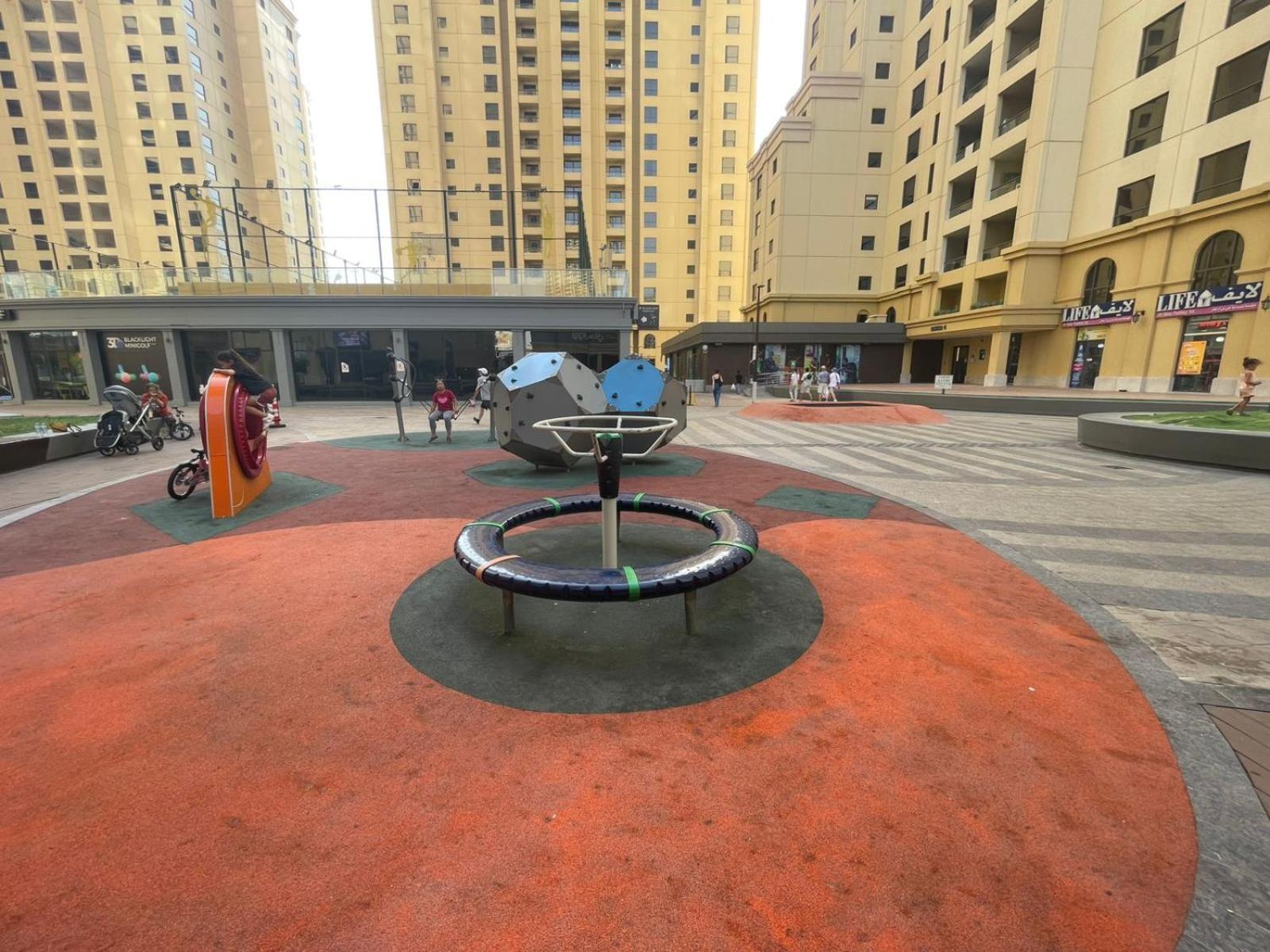 Cozy 2 Bd In Bahar Jbr 24 Floor